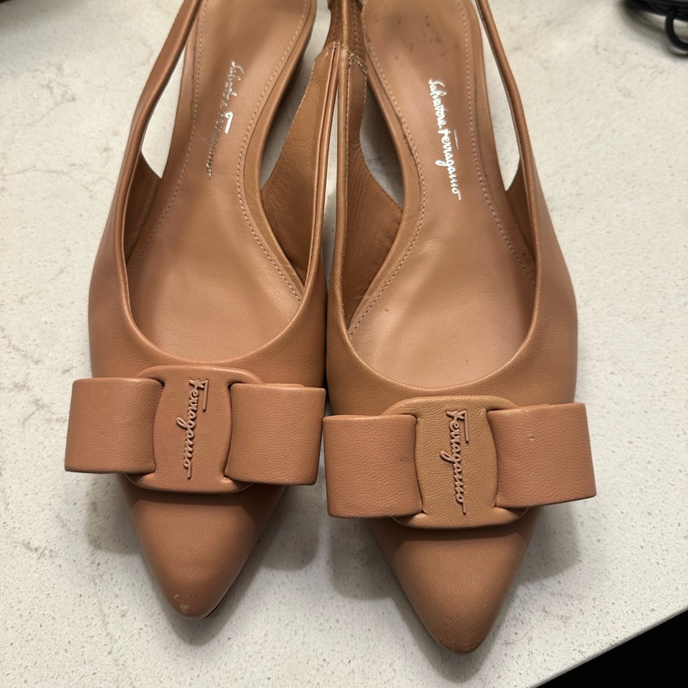 Genuine Salvatore Ferragamo classics bow heels sling back